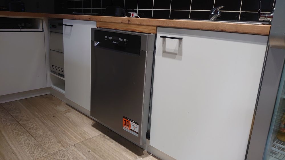 Мебелно обзавеждане