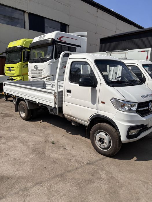 Бортовой грузовик dongfeng captain W