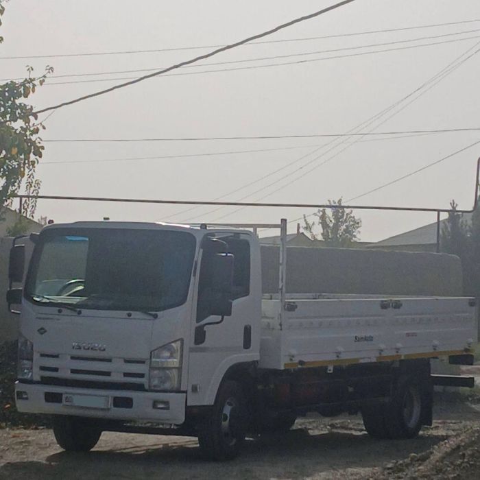 Isuzu 5t. YILI 2011