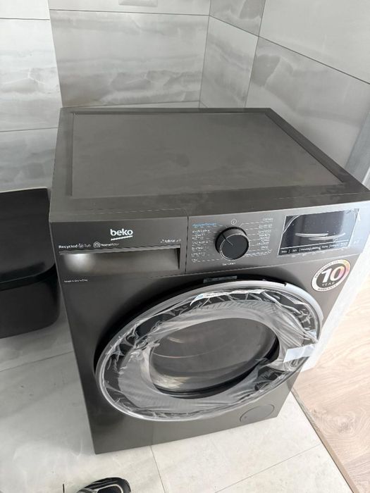 Masina de spălat/uscat rufe BEKO, noua, frontala, 9/6 KG