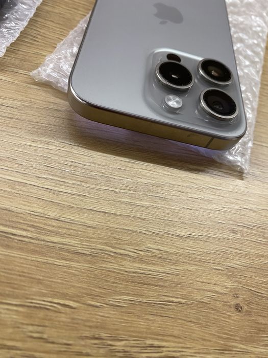 iPhone 15 Pro-На части