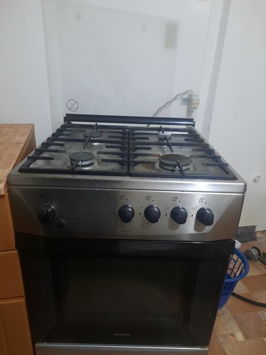 Продам газовую плиту с духовкой
