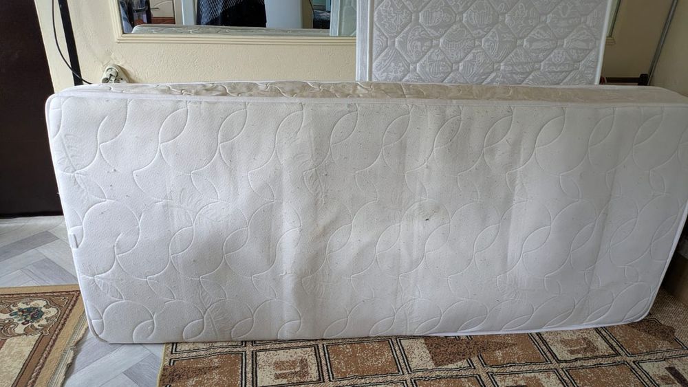 Отдам даром  матрас