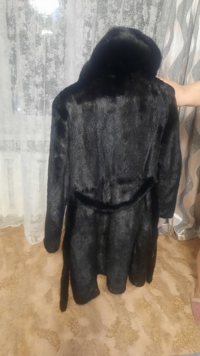 Продам норковую шубу.