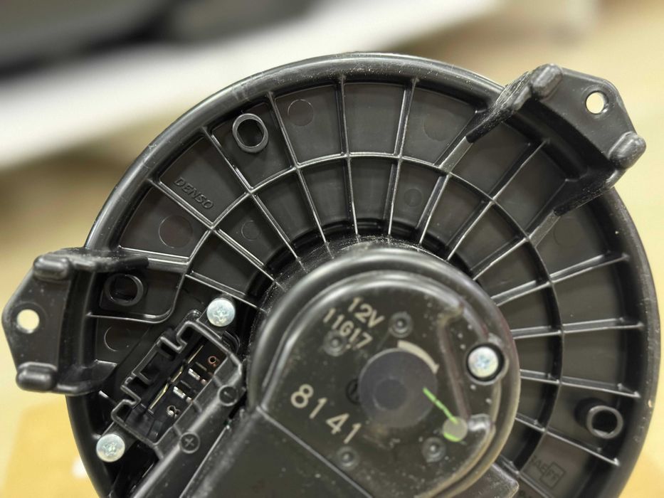 Вентилятор печки (оригинал) на Toyota Prado 150