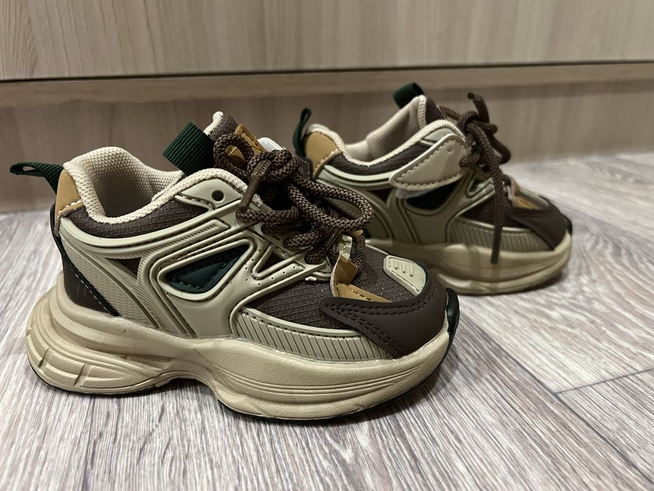 Кроссовки детские