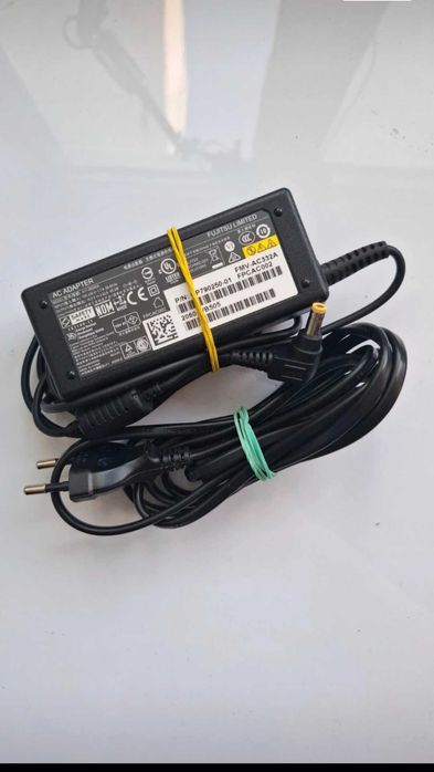 Laptop Fujitsu U904 - utilizat