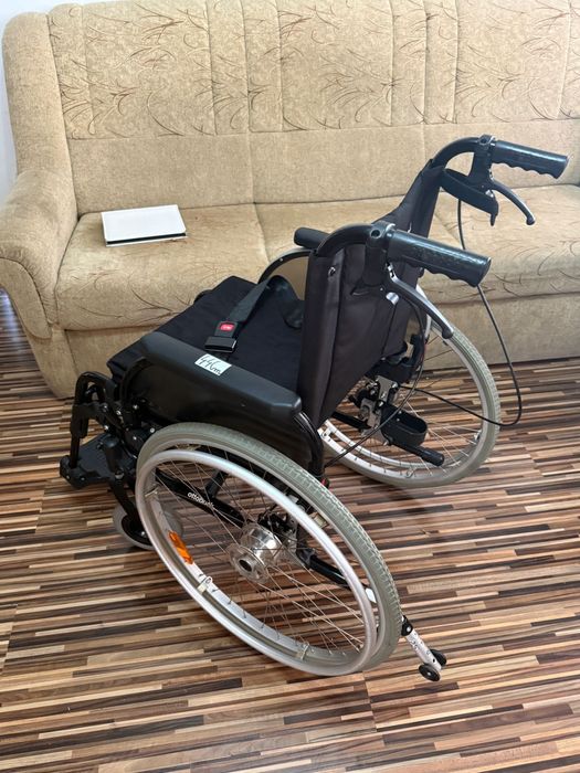 Scaun rulant medical handicap dizabilitati batrani