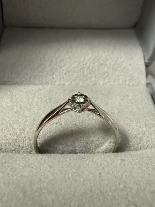 Бриллиантовое кольцо