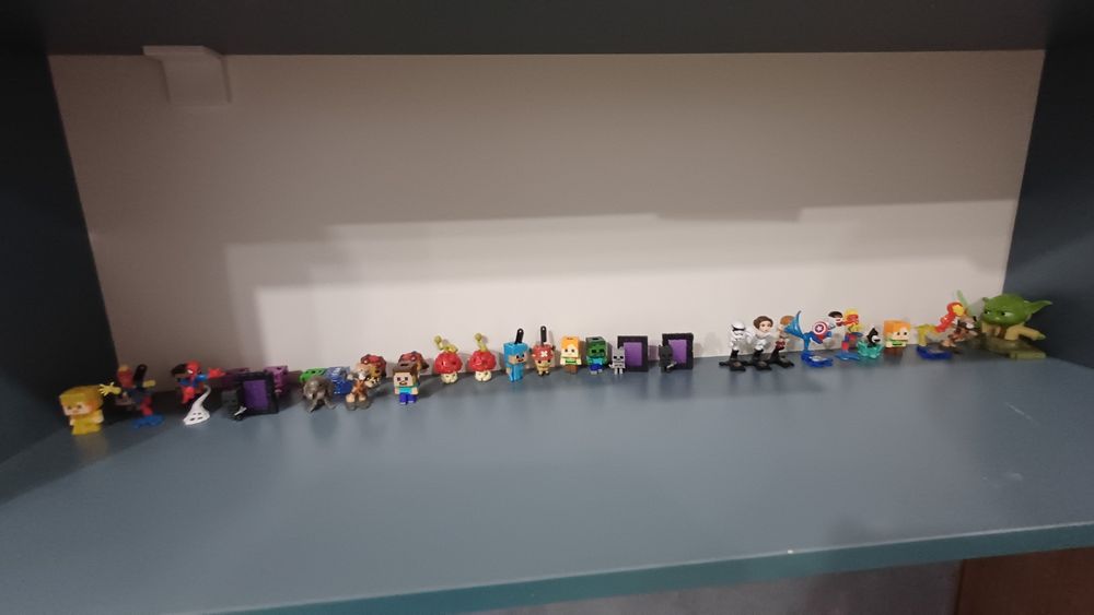 Игрушки киндер продам