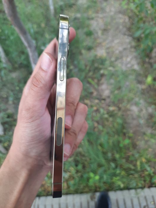Iphonr 12 pro gold SOTILADI