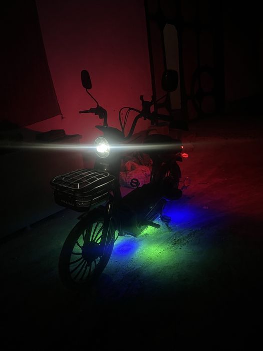 Skuter sotiladi srochno