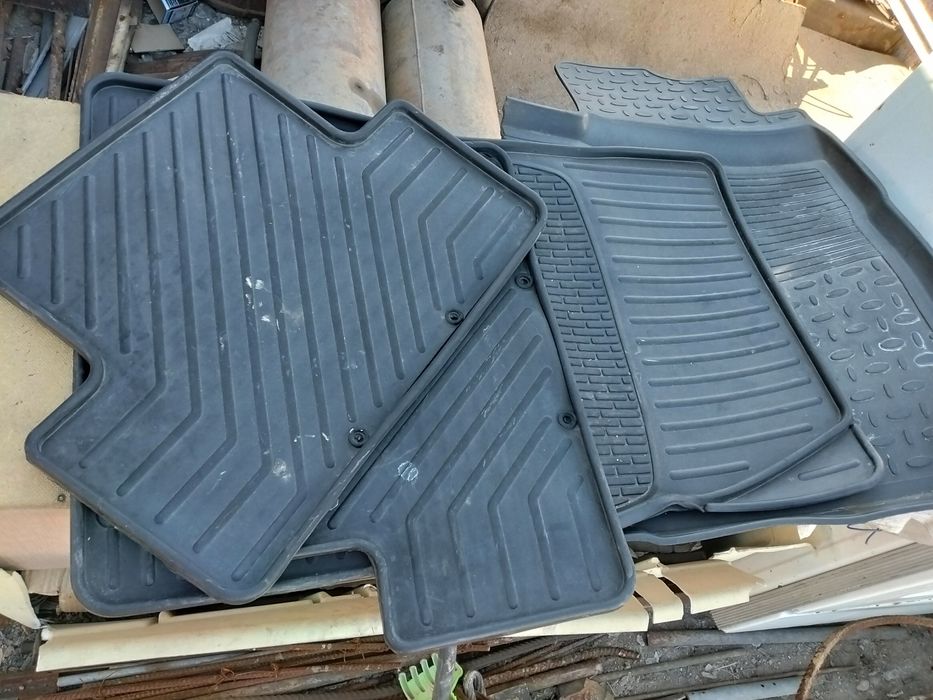 Продам запчасти на Мерседес Сешку