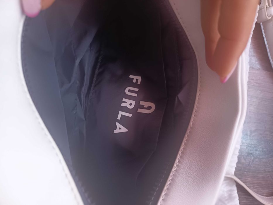 Чанта Furla бяла