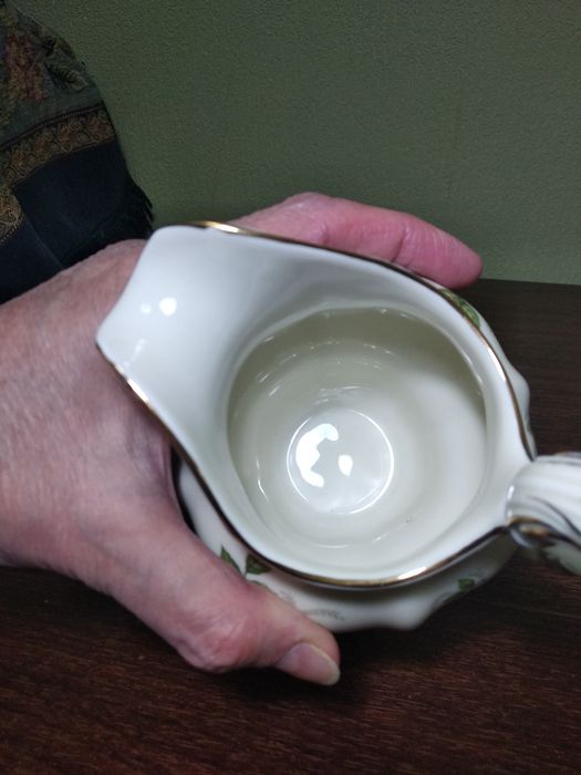 Соусник,, состояние отличное