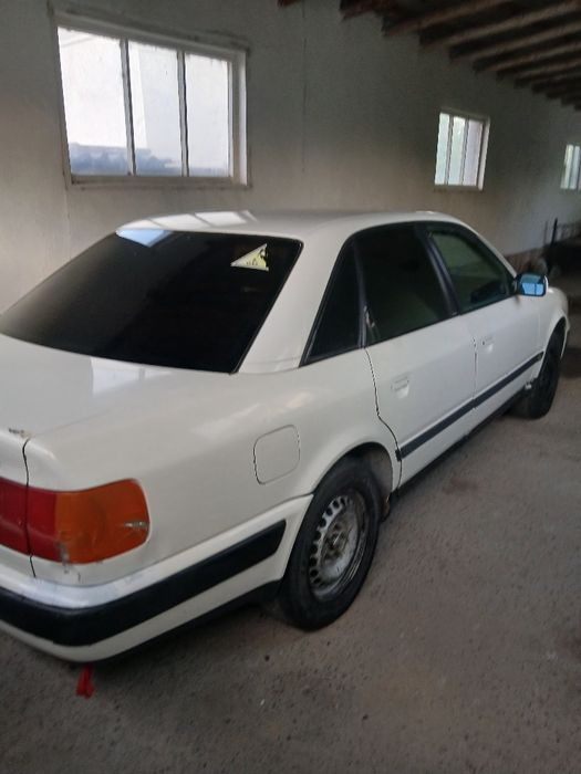 Ауди 100 сатылады