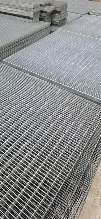 Trepte și gratare zincate