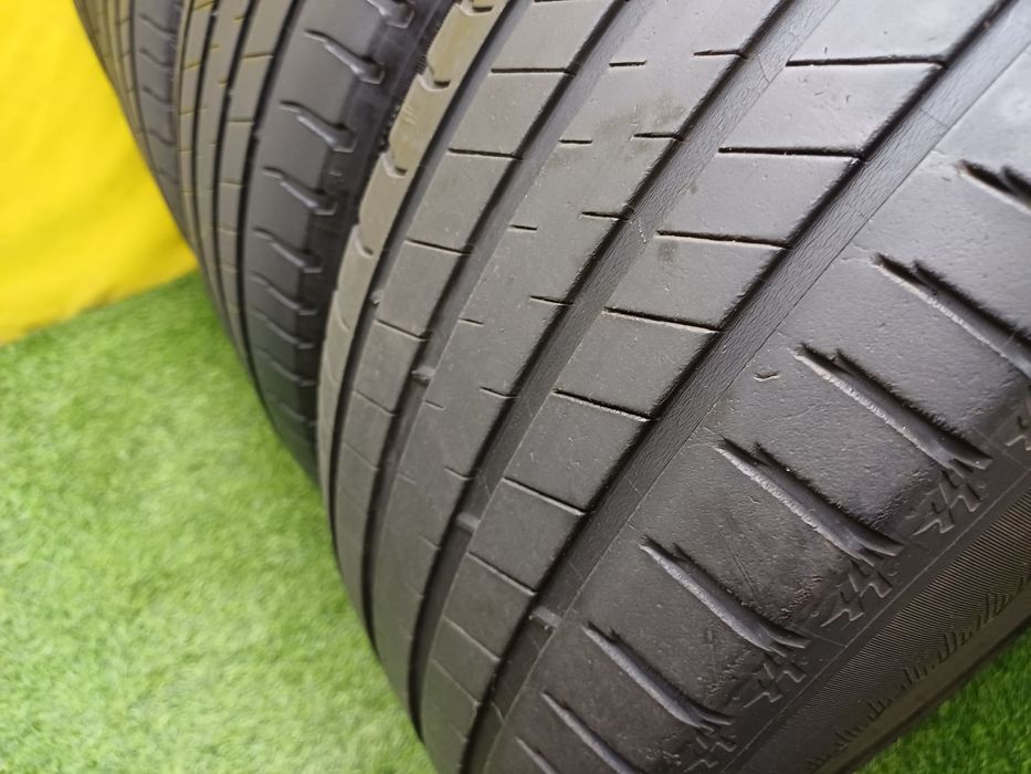 Шины 235/60 R18 Michelin комплект.