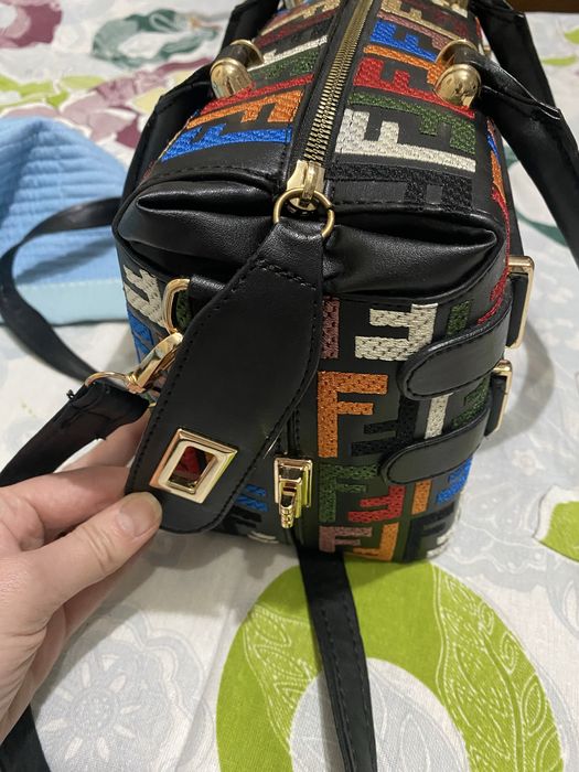 Продам женскую сумку