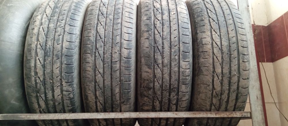 Продам комплект резины 195/65R15