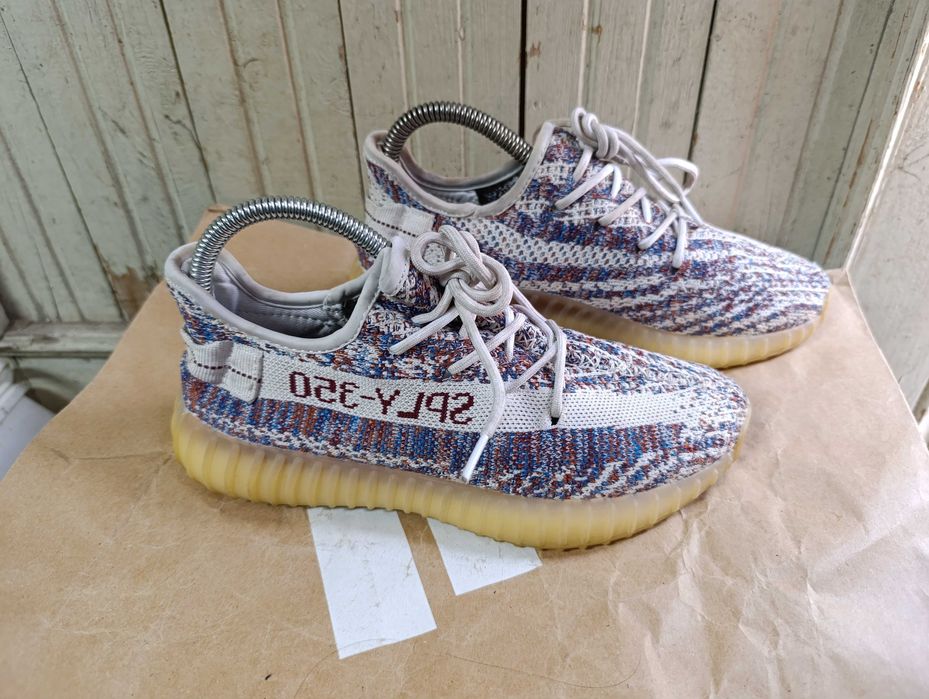 ''Adidas Yeezy Boost 350 V2 Zebra''оригинални маратонки 37.5 номер