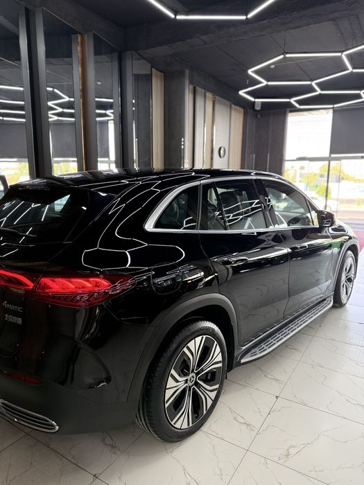 Mersedec eqe 500,  4 matic  krasover suv kuziv full
