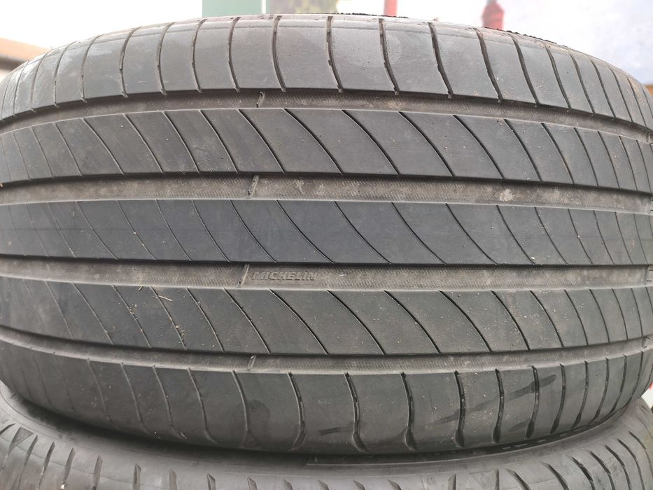 2бр Летни гуми 235 40 18 - Michelin