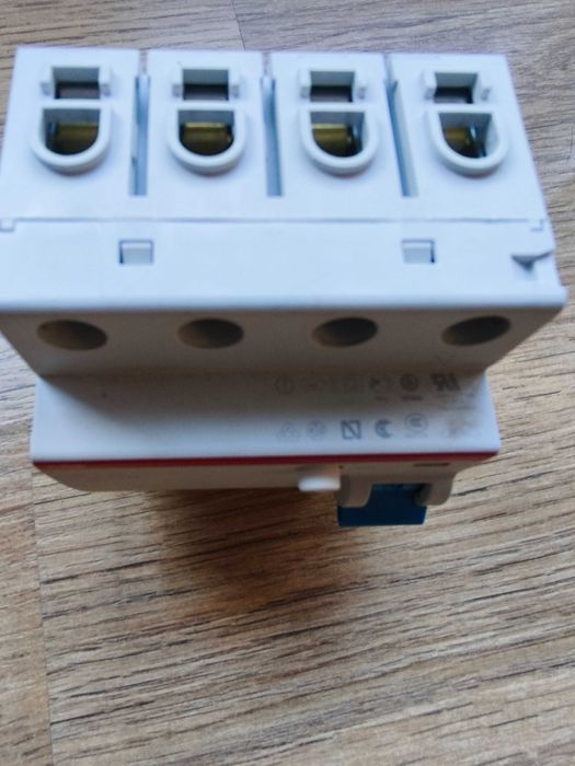 Vând  sigurante diferentiale mono și trifazice