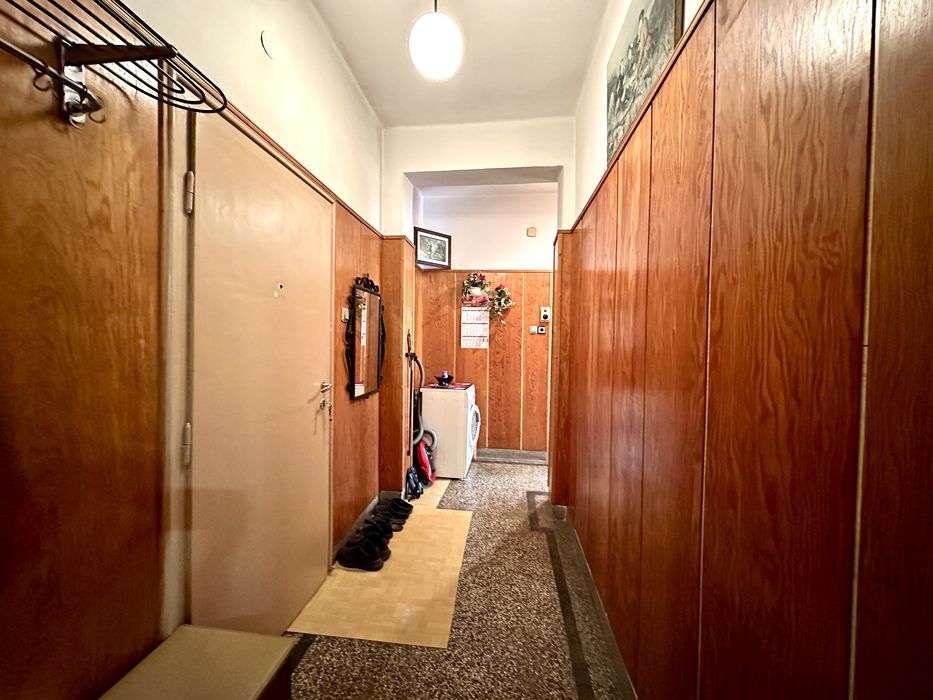 Продава се Двустаен апартамент в Велико Търново, Център - 63 кв.м за 1417 €/кв.м - Снимка #3