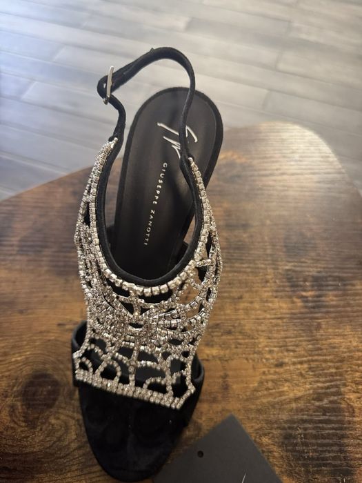 Оригинални обувки Giuseppe Zanotti