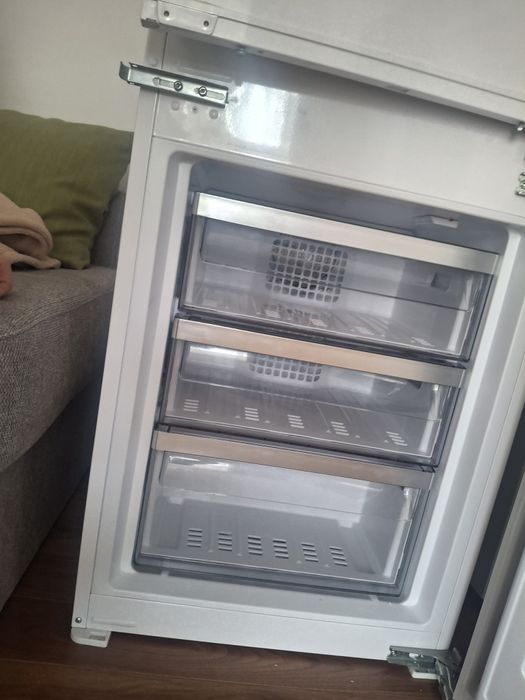 Frigider no frost incorporabil