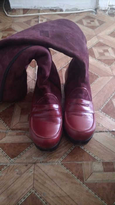 Отдам даром женскую обувь