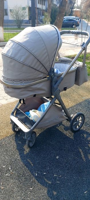 Продаётся коляска в хорошем состоянии,полный комплект!