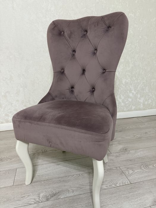 Стулья для гостей