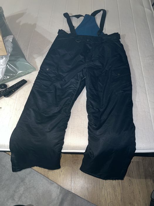 Скиорски гащеризон един път обличан