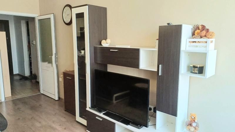 Дава се под наем Двустаен апартамент в София, Люлин - център - 55 кв.м за 499 € - Снимка #2