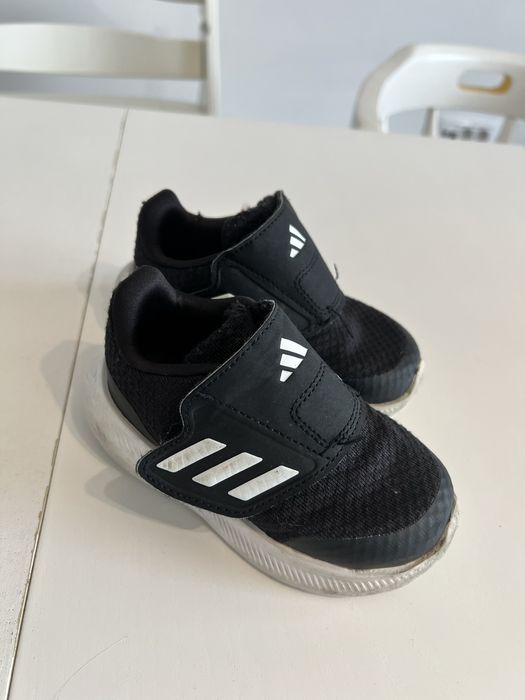 Pantofi sport Adidas 22