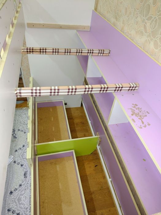 Двухярусная детская кровать
