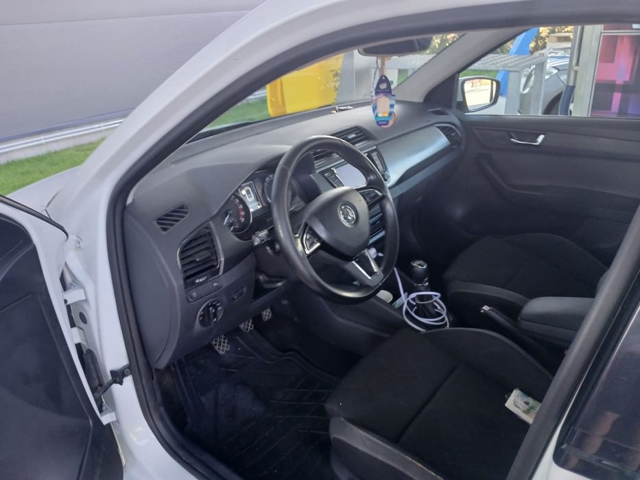 SKODA Fabia 2015 — imagine 4