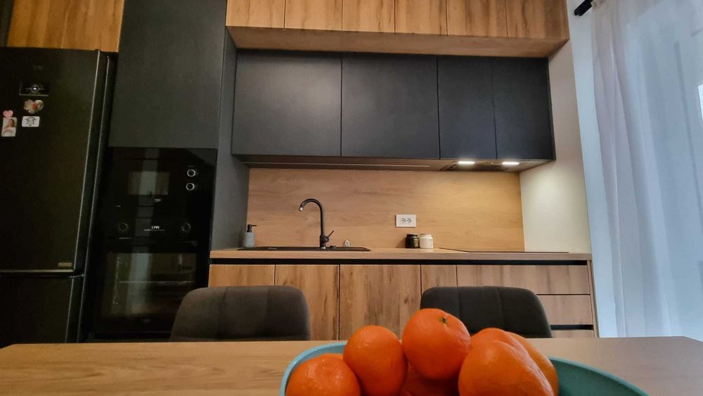 De inchiriat apartament 3 camere dotat lux