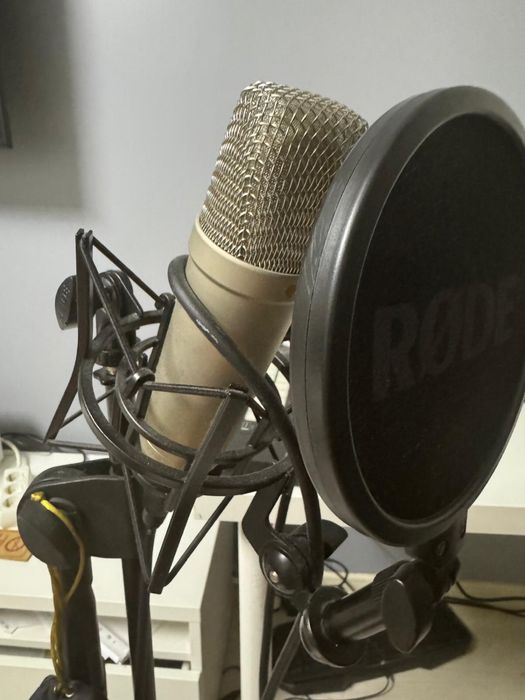 Kit studio audio – Rode NT1-A + stativ + Audio-Technica ATH-M20x ...