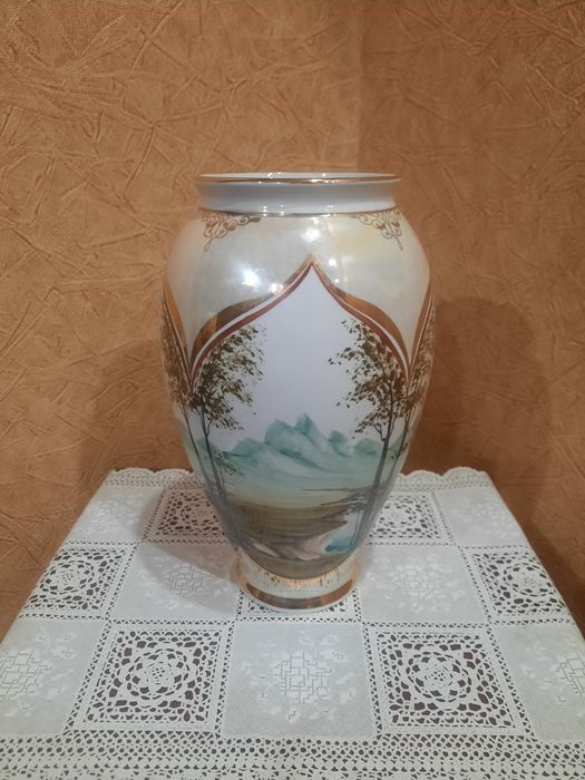 Роскошная, фарфоровая ваза, винтаж, клеймо 1980гг., ручная авторская р