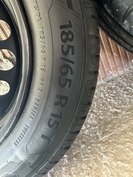 Гуми с джанти + тасове