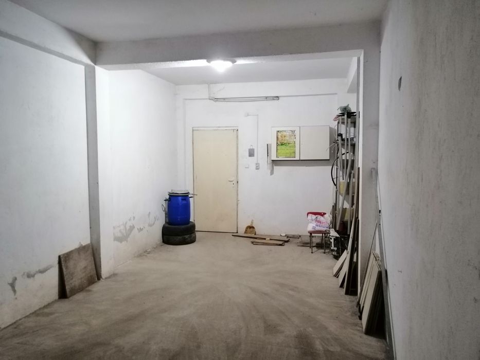 Дава се под наем Гараж / Паркомясто в Търговище, Център - 20 кв.м за 102 € - Снимка #1