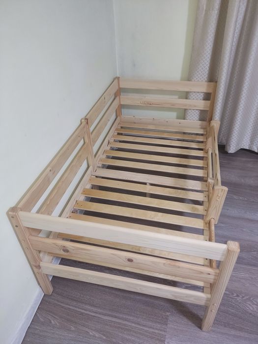 Детская кровать б/у без матраца