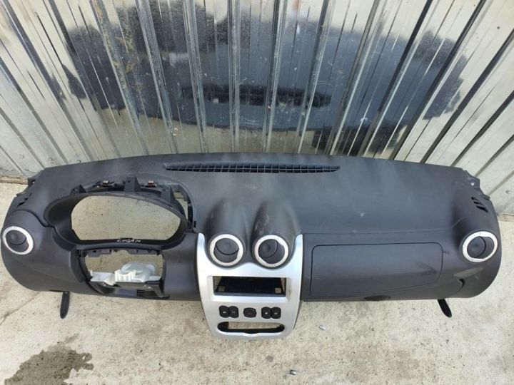 Plansa bord Dacia Logan MCV,an 2010