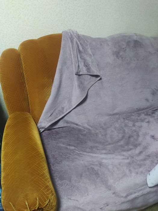 Продам диван раскладной.