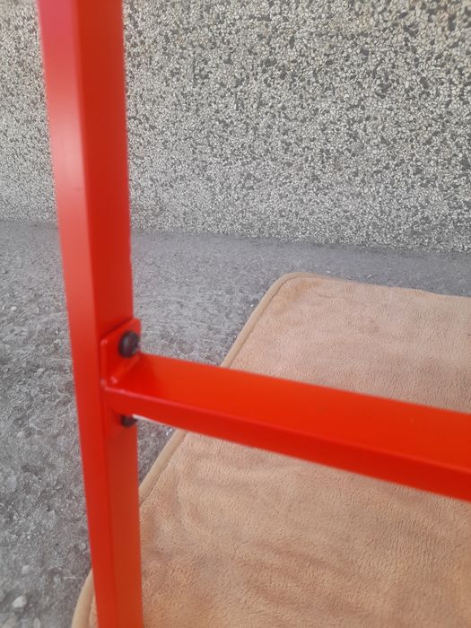 Метални стойки разглобяеми