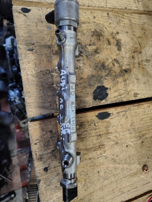 Rampa injectoare rampa injectie audi a4 b9 audi a6 c8 audi a5 2.0tdi cod motor dez qudi q5 cod 04l130764e perfect functionala