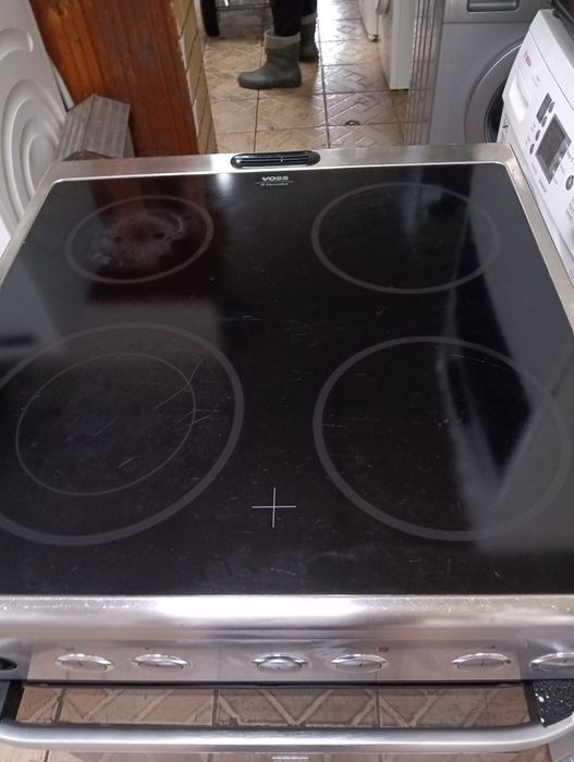 Иноксова свободно стояща печка с керамичен VOSS Electrolux с Гаранция!